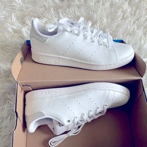 Stan Smith size 5 Youth (7 Womens)